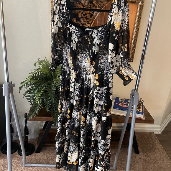 Baltic Born Fabian Jacquard Black Floral Midi Dress - Picture 2 of 5